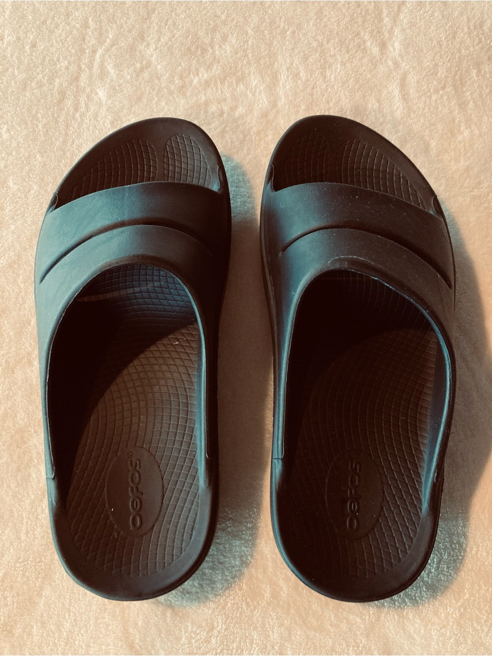 Oofos Ooahh Black Comfort Recovery Slide Mens 9 EUR 42 Womens 11. Slipons. Comfy